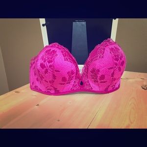VS bombshell strapless bra